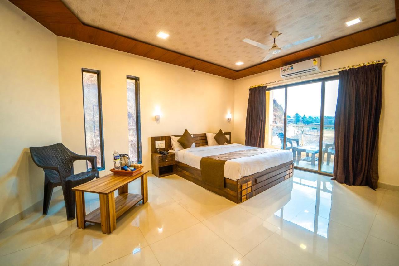 Vrindavan Resort 马哈巴莱斯赫瓦尔 外观 照片