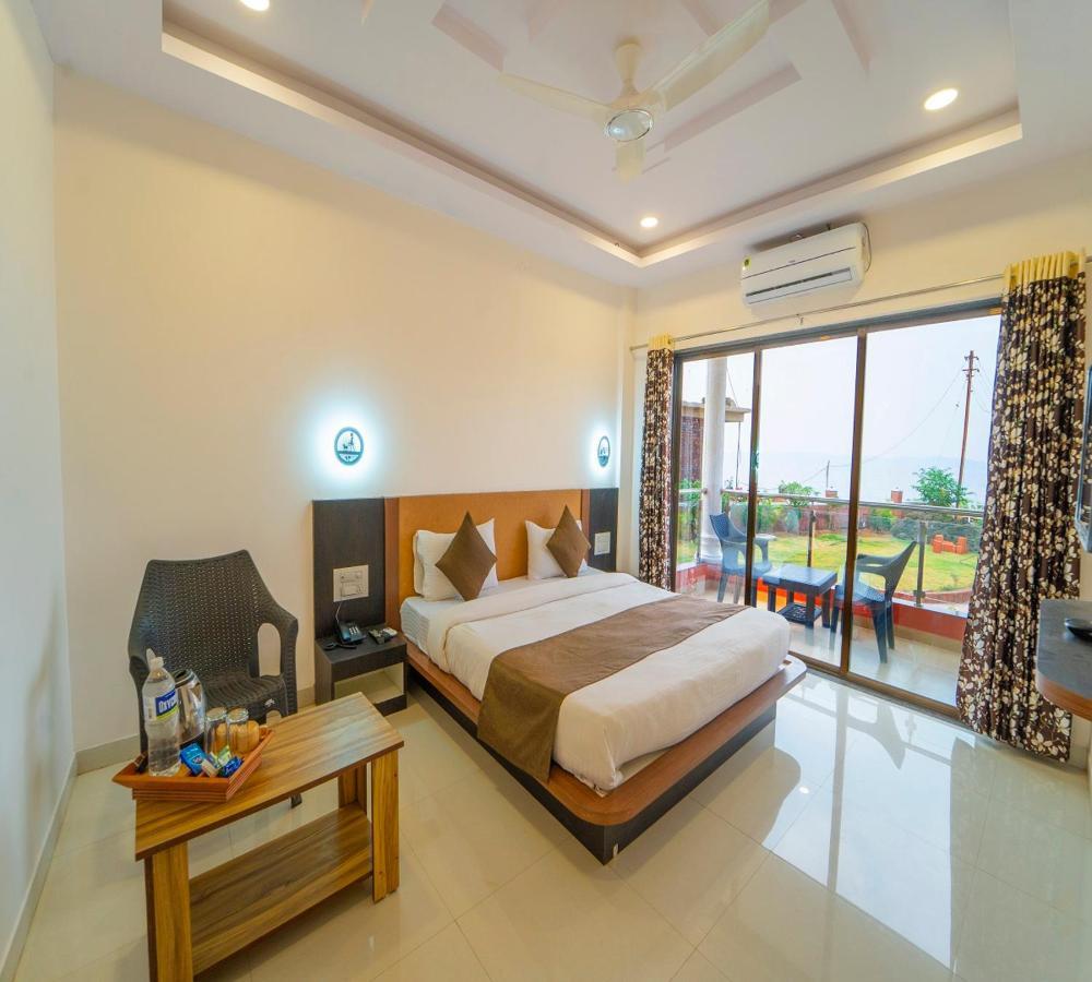 Vrindavan Resort 马哈巴莱斯赫瓦尔 外观 照片
