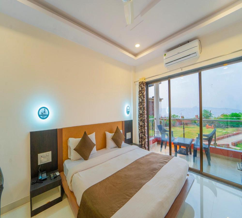 Vrindavan Resort 马哈巴莱斯赫瓦尔 外观 照片