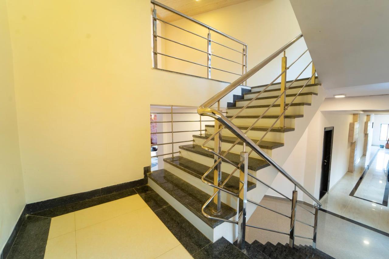 Vrindavan Resort 马哈巴莱斯赫瓦尔 外观 照片