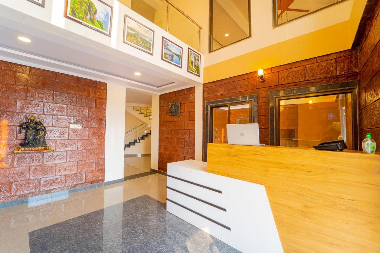 Vrindavan Resort 马哈巴莱斯赫瓦尔 外观 照片