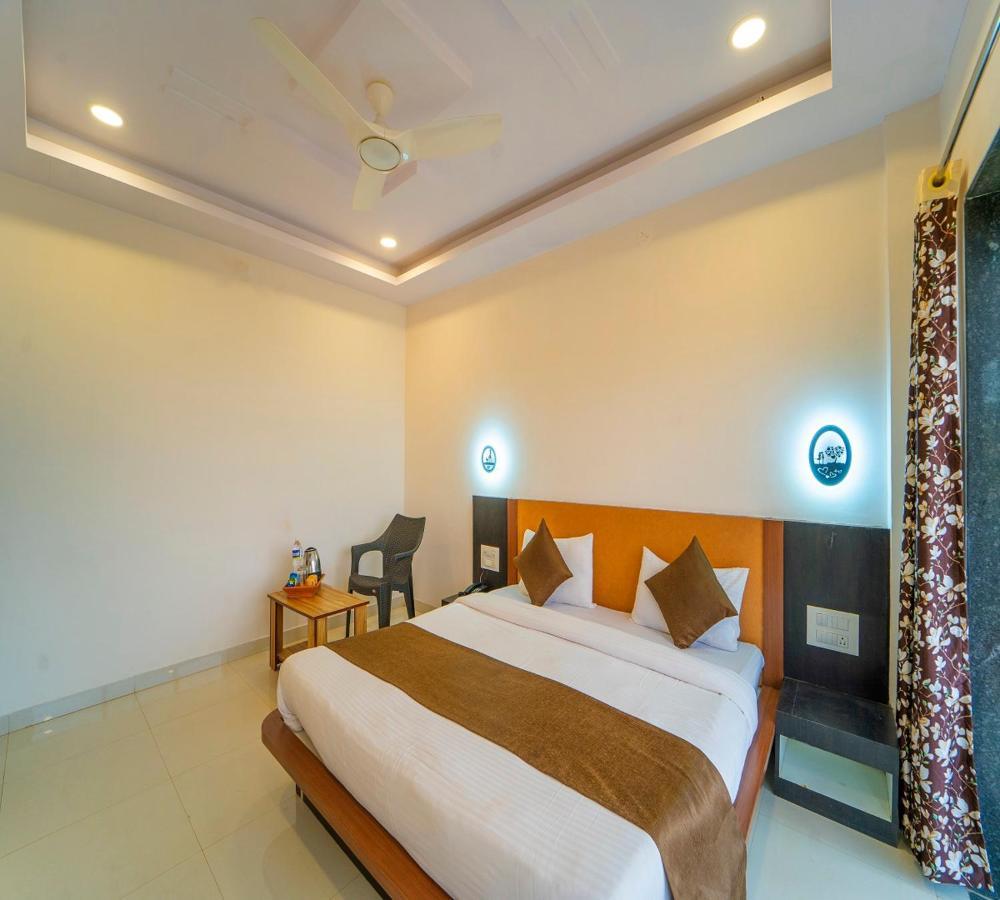 Vrindavan Resort 马哈巴莱斯赫瓦尔 外观 照片