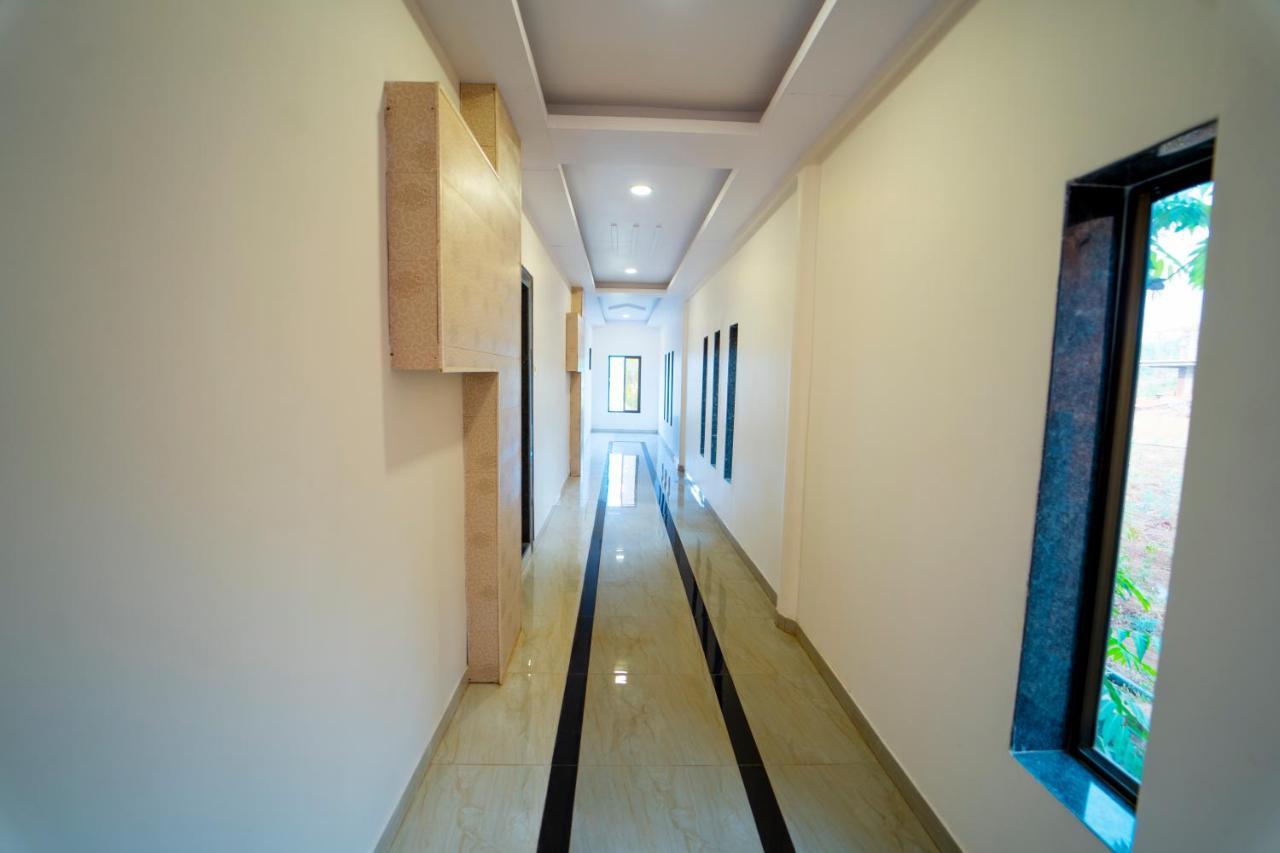 Vrindavan Resort 马哈巴莱斯赫瓦尔 外观 照片