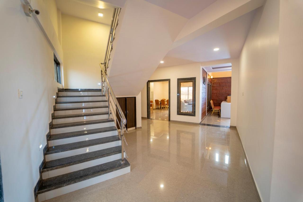 Vrindavan Resort 马哈巴莱斯赫瓦尔 外观 照片
